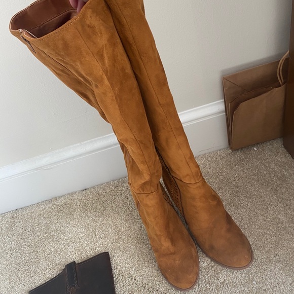 COPY - Lulu’s Knee High Suede Boots - Picture 5 of 5